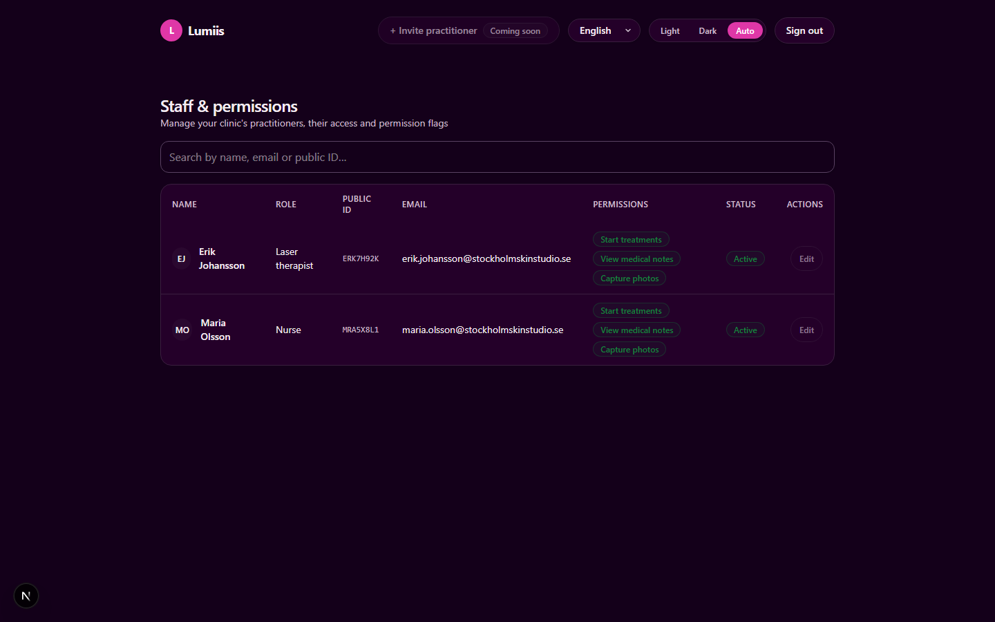 Clinic staff list English dark theme